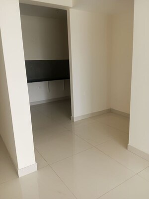 Room in 6+ BHK Apartment at Chanda Nagar – for Sale