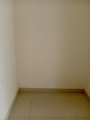 Room in 6+ BHK Apartment at Chanda Nagar – for Sale