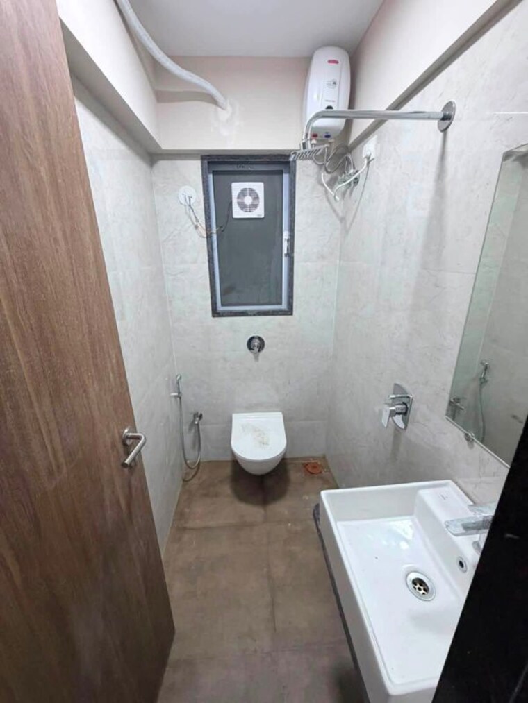 Bathroom, karishma-apartments-khar-west 2 Bedroom 1000 Sq.Ft. Apartment In Khar West Mumbai 10599096