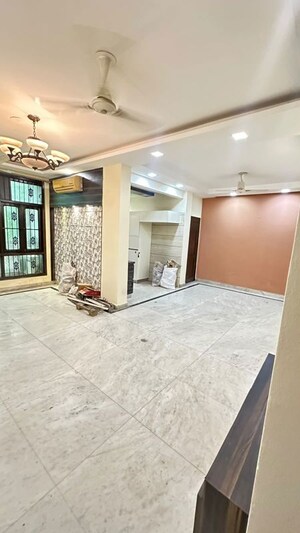 Room in 3 BHK Builder Floor at East Of Kailash – for Rent
