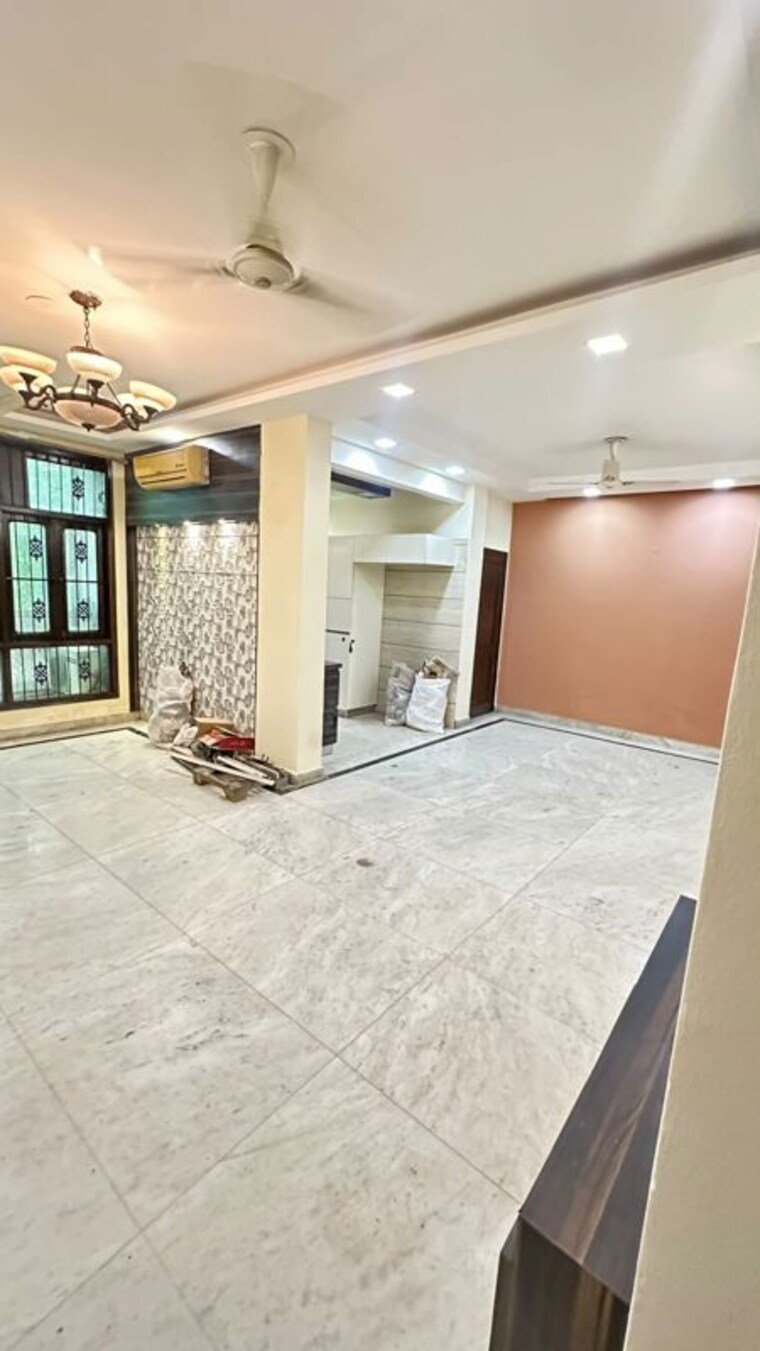 Room, east of kailash 3 Bedroom 1400 Sq.Ft. Builder Floor In East Of Kailash Delhi 10599125
