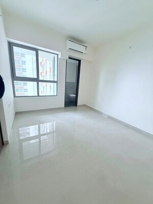 Room in 1 BHK Apartment at Piramal Vaikunth, Balkum Pada – for Rent