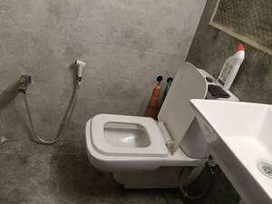Furnished Amenities in 2 BHK Apartment at Happy Home Residency, Mira Road – for Rent