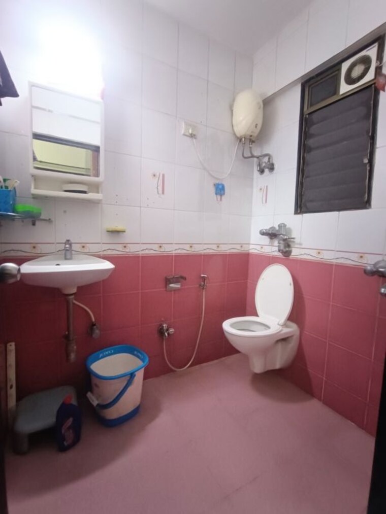 Team Area, ic colony 2 Bedroom 650 Sq.Ft. Apartment In Ic Colony Mumbai 10599195