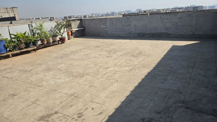  Parking, vesu 4 Bedroom 5400 Sq.Ft. Penthouse In Vesu Surat 10484734