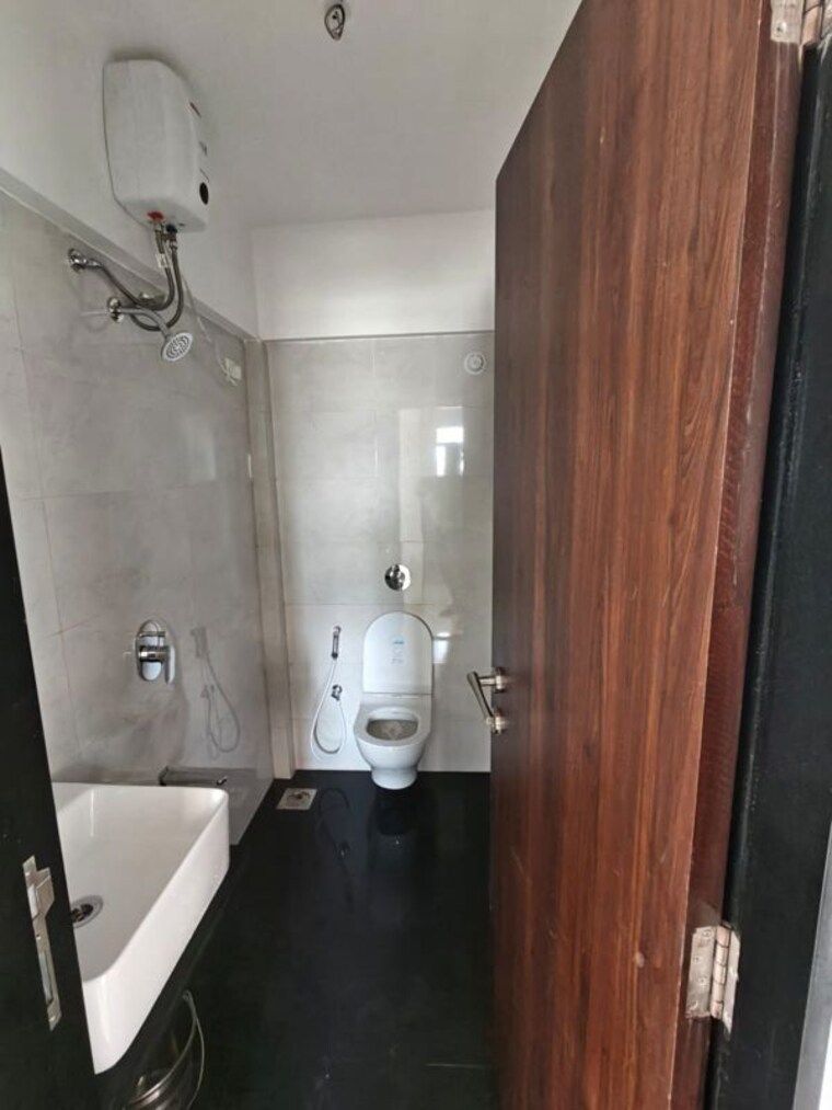 Bathroom, gokul-dham-chs 2 Bedroom 850 Sq.Ft. Apartment In Goregaon East Mumbai 10599226