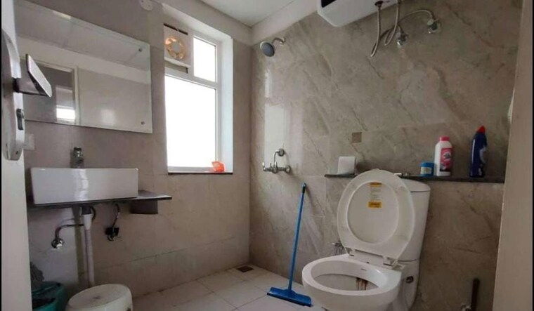 Bathroom, vip road 3 Bedroom 1355 Sq.Ft. Apartment In Vip Road Zirakpur 10599250