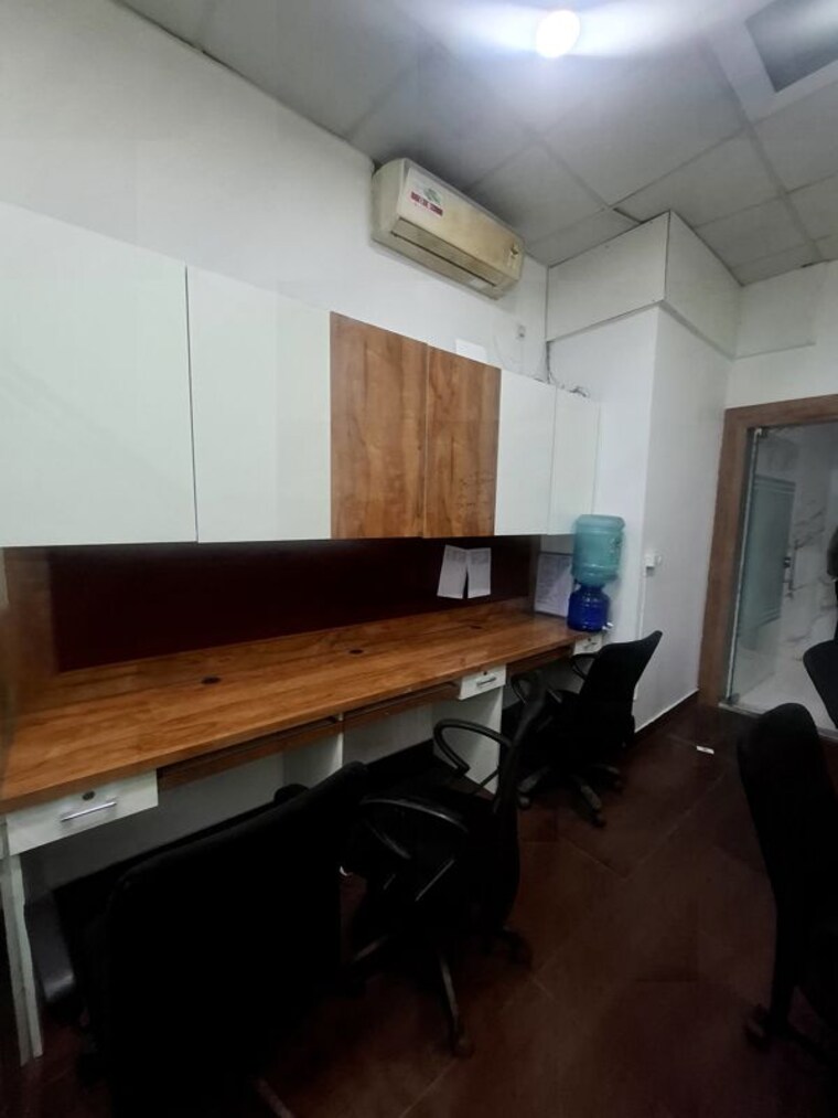 Kitchen, netaji subhash place Commercial Office Space 300 Sq.Ft. In Netaji Subhash Place Delhi 10599254