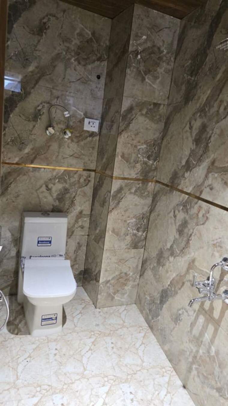 Bathroom, neb sarai 1 Bedroom 450 Sq.Ft. Builder Floor In Neb Sarai Delhi 10599313