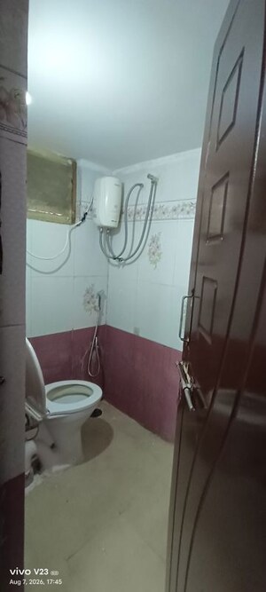 Bathroom in 3 BHK Apartment at Vaishnavi Happy Homes, Kondapur – for Rent