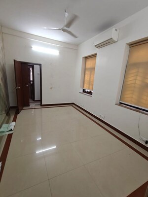 Room in 2 BHK Apartment at Bandra West – for Rent