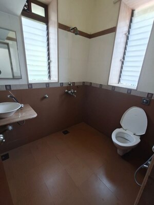 Washroom in 2 BHK Apartment at Bandra West – for Rent