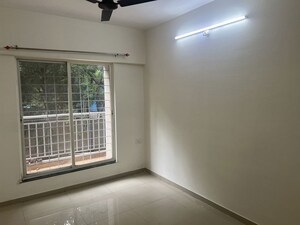 Room in 2 BHK Apartment at Mantra 29 Gold Coast, Tingre Nagar – for Rent