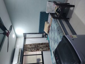 Furnished Amenities in 2 BHK Apartment at Seven Star CHS, Borivali West – for Rent