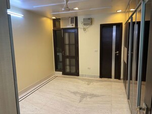 Room in 3 BHK Builder Floor at Kailash Colony – for Rent
