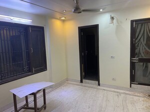 Room in 3 BHK Builder Floor at Kailash Colony – for Rent