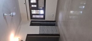 Room in 3 BHK Apartment at Sarita Vihar – for Rent
