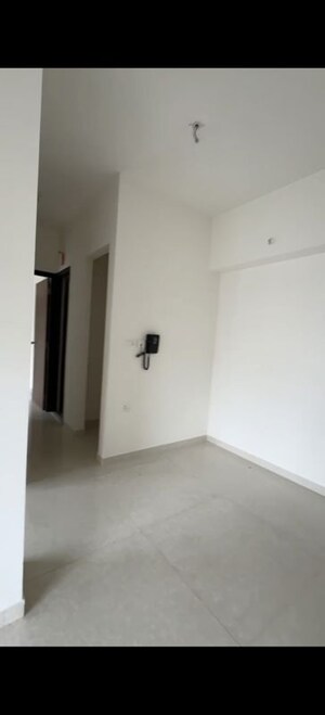 Room in 2 BHK Apartment at Lodha Amara, Kolshet Road – for Sale