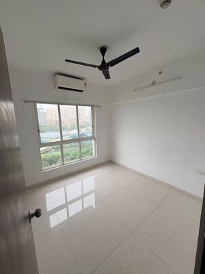 Room in 2 BHK Apartment at Lodha Amara, Kolshet Road – for Sale