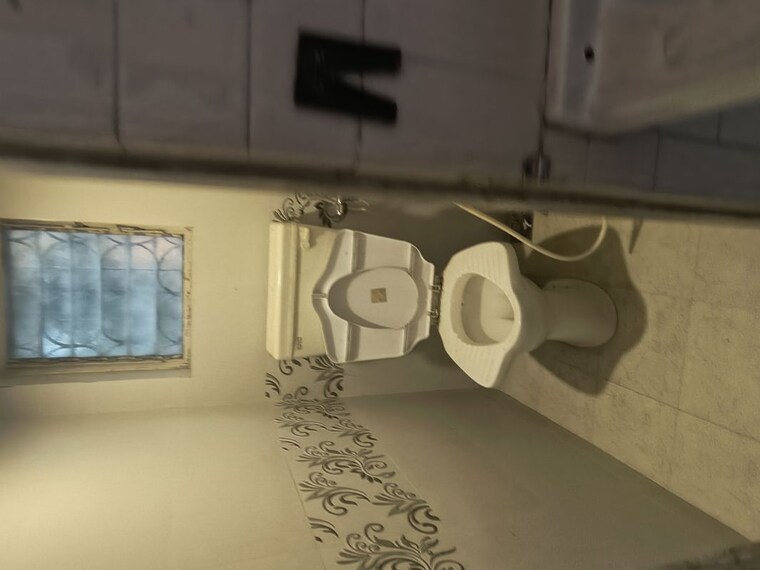 Bathroom, ghatkopar east 1 Bedroom 500 Sq.Ft. Apartment In Ghatkopar East Mumbai 10599549