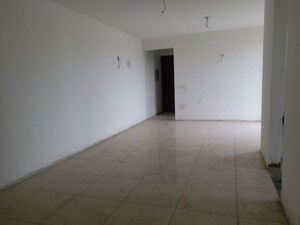 Room in 3.5 BHK Apartment at BPTP Discovery Park, Sector 80 – for Sale