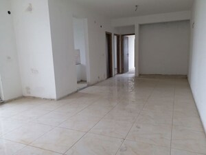 Room in 3.5 BHK Apartment at BPTP Discovery Park, Sector 80 – for Sale