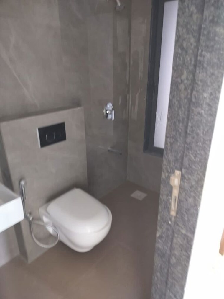 Bathroom, sion east 1 Bedroom 450 Sq.Ft. Apartment In Sion East Mumbai 10599603