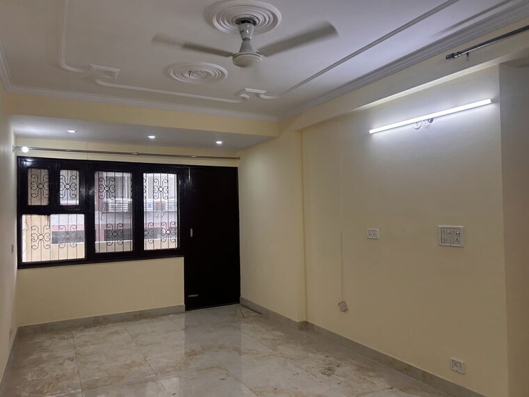 Room, sector 4 dwarka 4 Bedroom 2200 Sq.Ft. Apartment In Sector 4 Dwarka Delhi 10599599