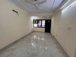 Living Room in 4 BHK Apartment at Sector 4 Dwarka – for Rent