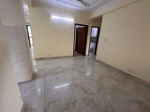 Room in 4 BHK Apartment at Sector 4 Dwarka – for Rent