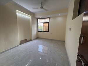 Room in 4 BHK Apartment at Sector 4 Dwarka – for Rent