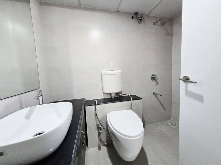 Bathroom, godrej-green-glades 3 Bedroom 2072 Sq.Ft. Apartment In Jagatpur Ahmedabad 10599601