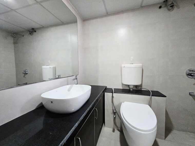 Bathroom, godrej-green-glades 3 Bedroom 2072 Sq.Ft. Apartment In Jagatpur Ahmedabad 10599601