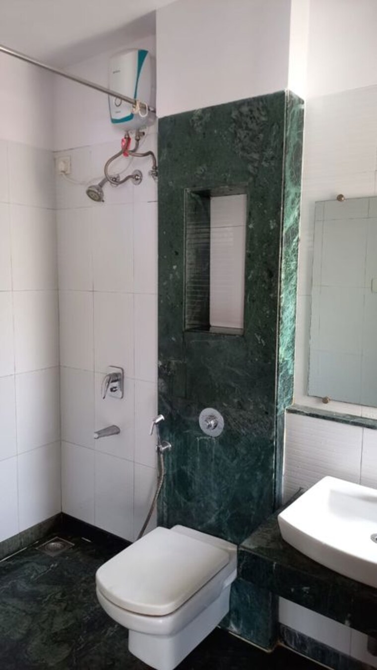 Washroom, lodha-splendora 2.5 Bedroom 1150 Sq.Ft. Apartment In Ghodbunder Road Thane 10599641