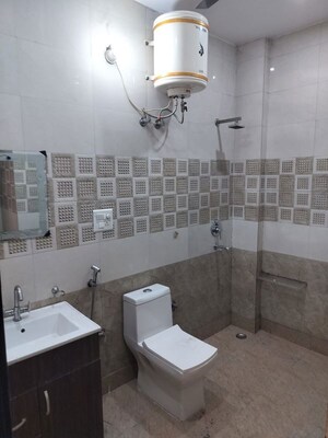 Bathroom in 2 BHK Builder Floor at Ardee City, Sector 52 – for Rent