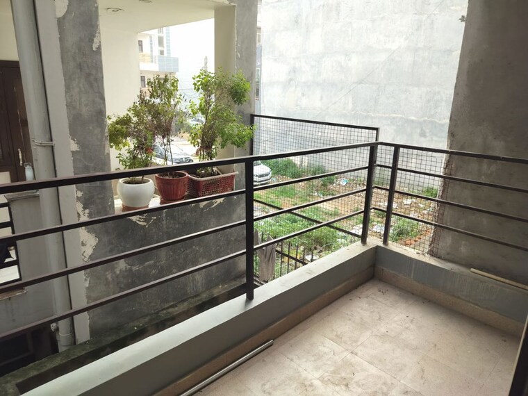 Balcony, ardee-city 2 Bedroom 1200 Sq.Ft. Builder Floor In Sector 52 Gurgaon 10599657