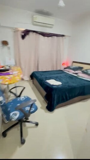 Bedroom in 2 BHK Apartment at Riverdale Tower, Andheri East – for Rent