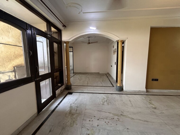 Room, sector 12 dwarka 3.5 Bedroom 2000 Sq.Ft. Apartment In Sector 12 Dwarka Delhi 10599651