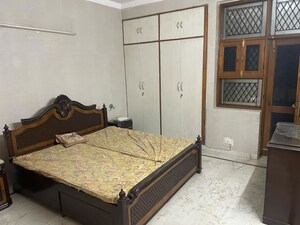 Bedroom in 3 BHK Builder Floor at Sector 52 – for Rent