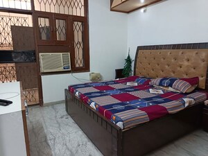 Bedroom in 4 BHK Builder Floor at Sector 52 – for Rent