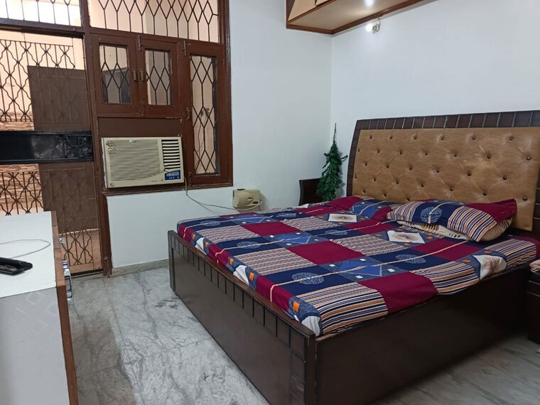 Bedroom, sector 52 4 Bedroom 3000 Sq.Ft. Builder Floor In Sector 52 Gurgaon 10599672