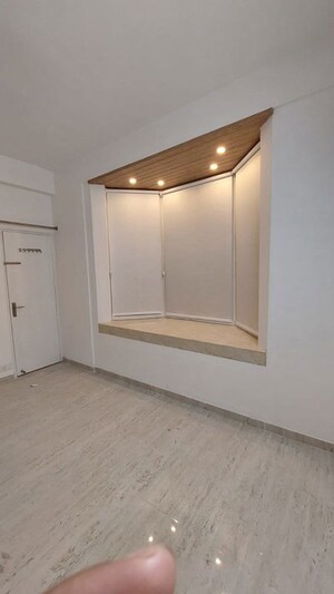 Room in 3.5 BHK Apartment at Ajnara Grand Heritage, Sector 74 – for Rent