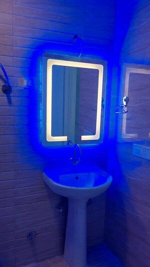 Bathroom in 3.5 BHK Apartment at Ajnara Grand Heritage, Sector 74 – for Rent