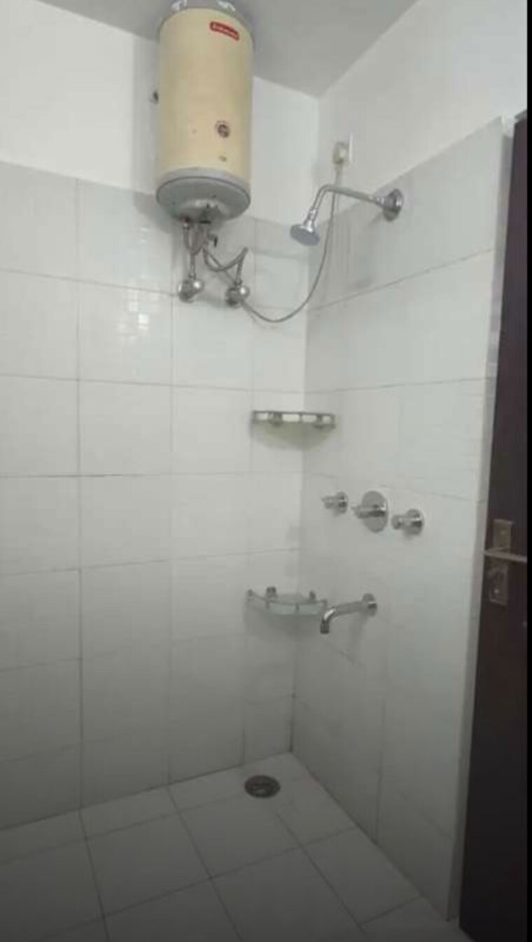 Bathroom, hazratganj 3 Bedroom 1950 Sq.Ft. Apartment In Hazratganj Lucknow 10599701