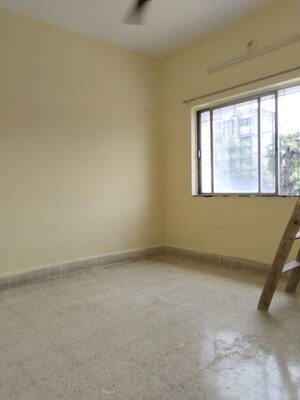 Room in  Apartment at Quarter Gate, New Nana Peth – for Rent
