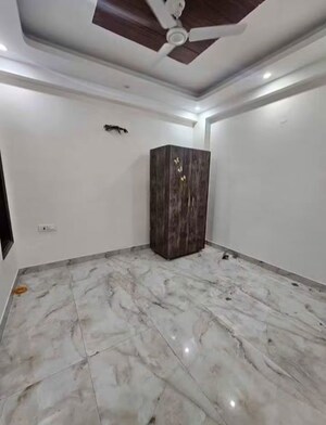 Room in 2 BHK Apartment at Chattarpur – for Rent
