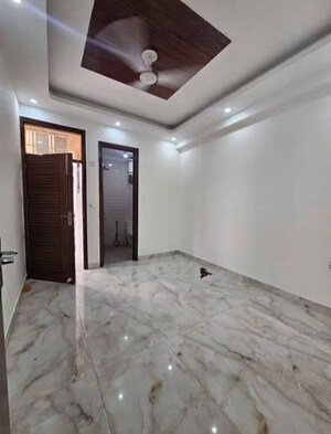 Room in 2 BHK Apartment at Chattarpur – for Rent