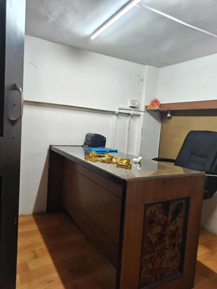 Team Area, andheri west Commercial Office Space 400 Sq.Ft. In Andheri West Mumbai 10599742