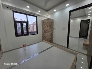 Room in 1 BHK Apartment at Chattarpur – for Rent