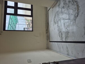 Room in 2.5 BHK Builder Floor at Mayur Vihar – for Rent